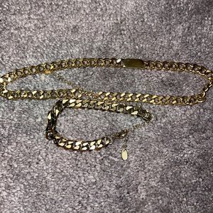 Necklace and bracelet set
